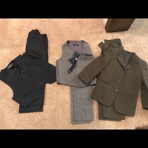 Lot of three 5T suits